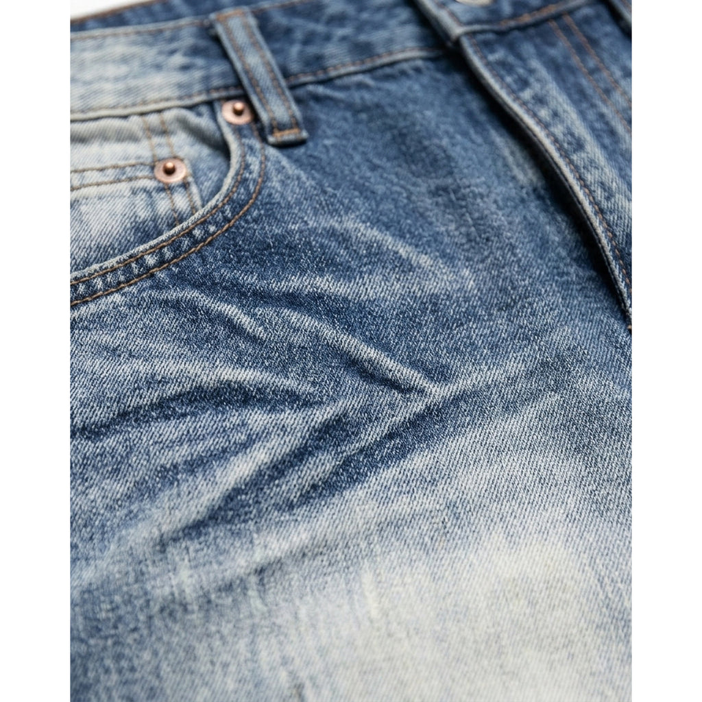 Fade Jeans, Nahaufnahme der Whiskers am Oberschenkel